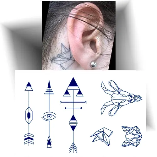 Tatouage origami au jagua avec des motifs géométriques de flèches et d'animaux, incluant un loup, une biche et un renard.