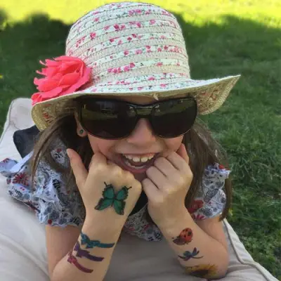 Tatouage enfant Tatouages temporaires pour enfants – motifs colorés et amusants, faciles à appliquer.